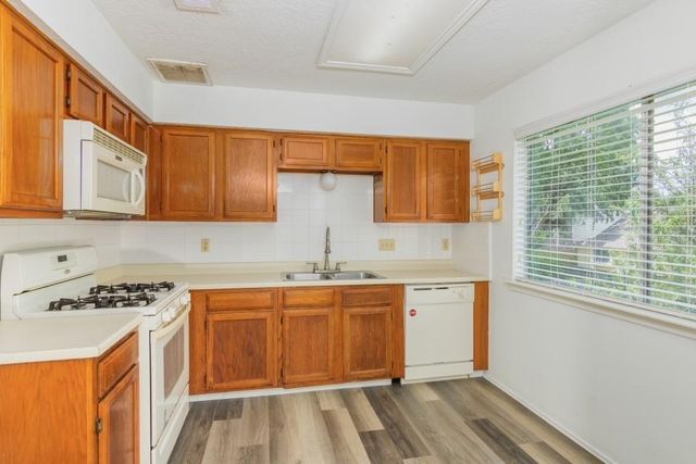 19310 Nasworthy Drive, Tomball, TX 77375