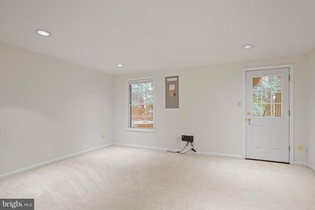 12163 FLAG HARBOR DR, Germantown, MD 20874
