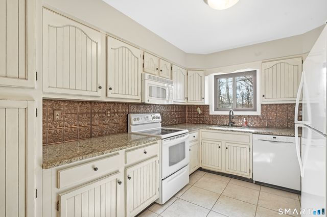 136 Hoyts Hill, Bethel, CT 06801