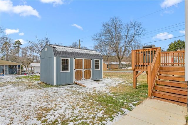 700 English Street, Thomasville, NC 27360