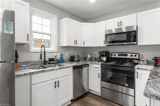 700 English Street, Thomasville, NC 27360