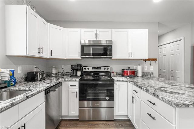 700 English Street, Thomasville, NC 27360