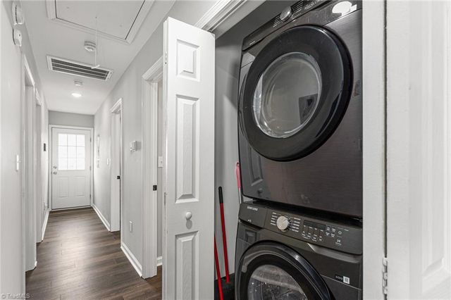 700 English Street, Thomasville, NC 27360