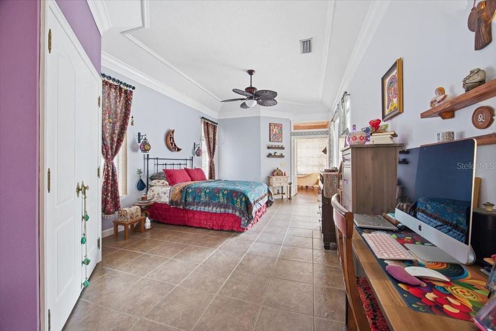 Image 13 of property listing at 3295 TIMUCUA CIRCLE, Orlando, FL 32837