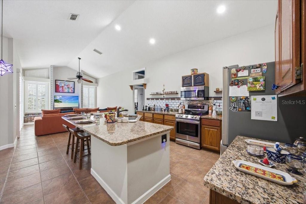 Image 17 of property listing at 3295 TIMUCUA CIRCLE, Orlando, FL 32837