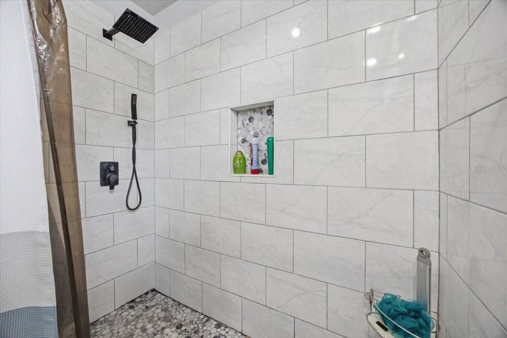 Image 25 of property listing at 3295 TIMUCUA CIRCLE, Orlando, FL 32837