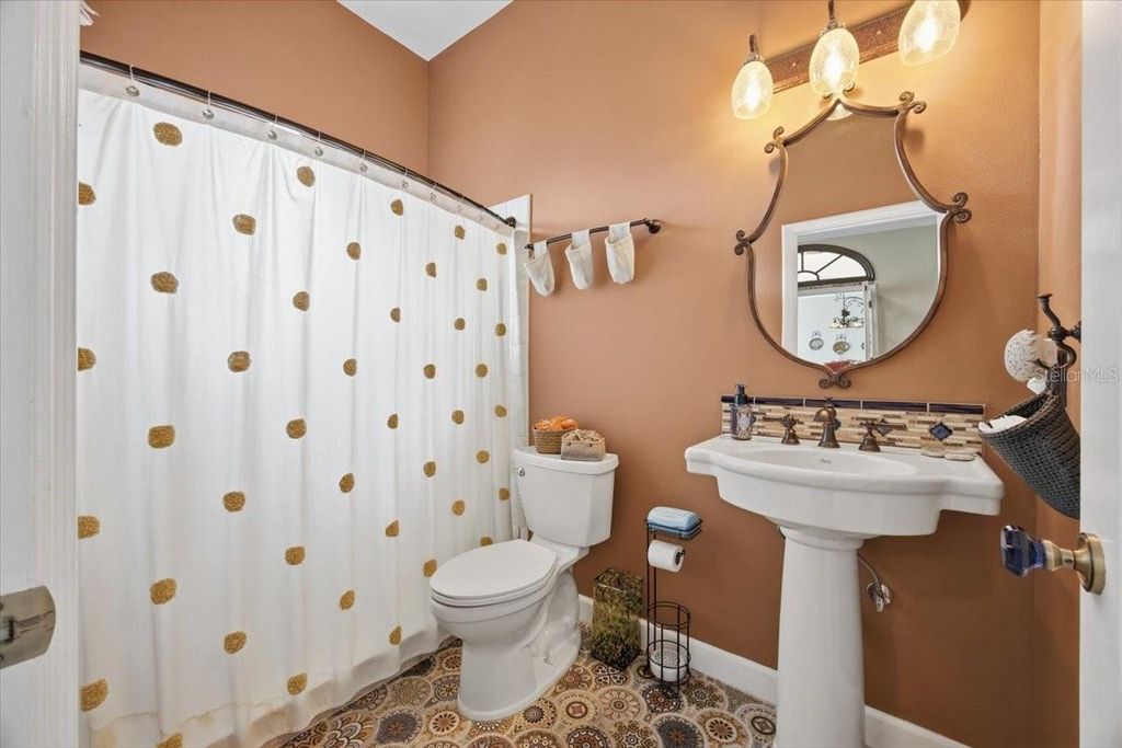 Image 9 of property listing at 3295 TIMUCUA CIRCLE, Orlando, FL 32837