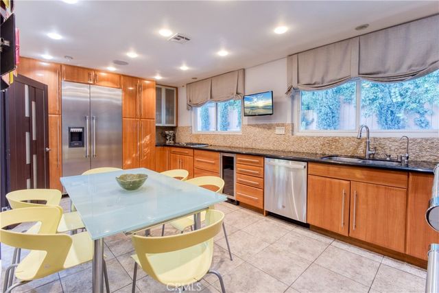 7796 Skyhill Drive, Los Angeles, CA 90068