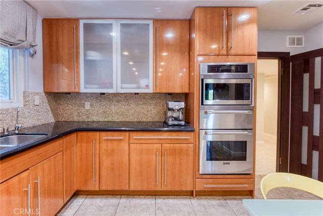 7796 Skyhill Drive, Los Angeles, CA 90068
