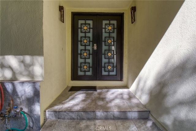 7796 Skyhill Drive, Los Angeles, CA 90068