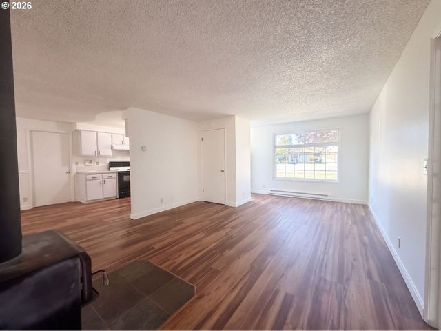 324 N 5TH St, St Helens, OR 97051