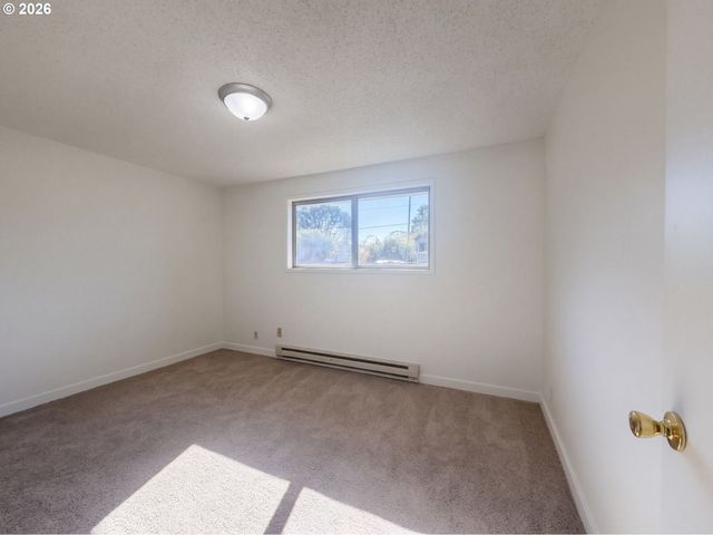 324 N 5TH St, St Helens, OR 97051