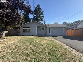 324 N 5TH St, St Helens, OR 97051