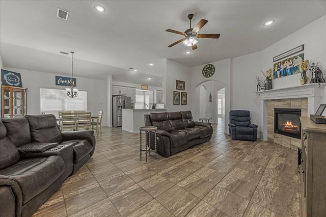 4306 Gulls Landing Circle, Garland, TX 75043