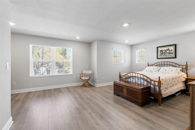 4500 2ND AVENUE N, St Petersburg, FL 33713