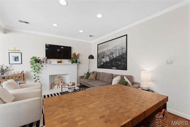 5621 Pershing Avenue 21, St Louis, MO 63112