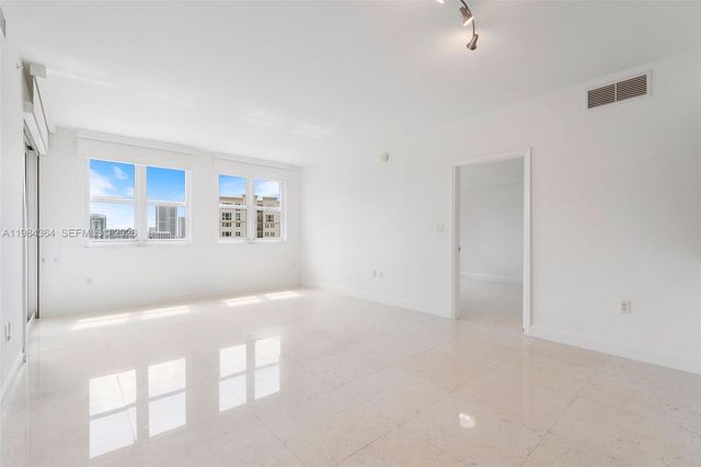 20000 E Country Club Drive 1109, Aventura, FL 33180