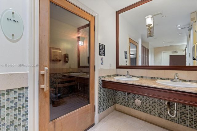 20000 E Country Club Drive 1109, Aventura, FL 33180