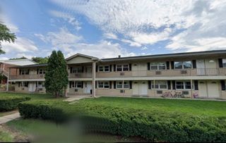 821 Bode Road 4, Elgin, IL 60120