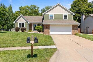 8223 Sharon Drive, Urbandale, IA 50322