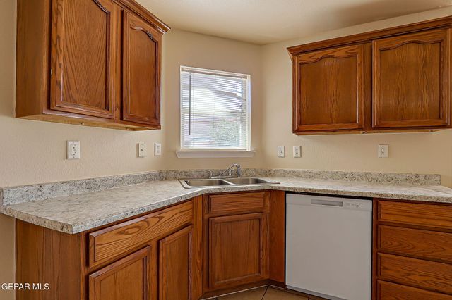 1513 PRICKLEY PEAR Drive, El Paso, TX 79912