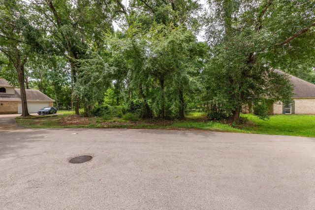135 Jeb Stuart Lane, Conroe, TX 77302
