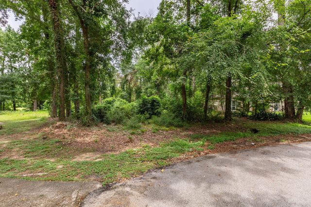 135 Jeb Stuart Lane, Conroe, TX 77302