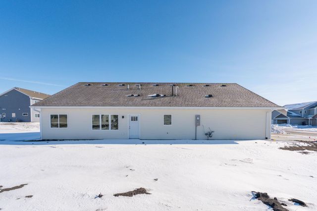 3120 Noble Drive, Mankato, MN 56001