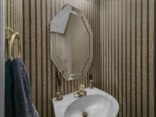 6206 Hidden Springs Lane, Garland, TX 75044