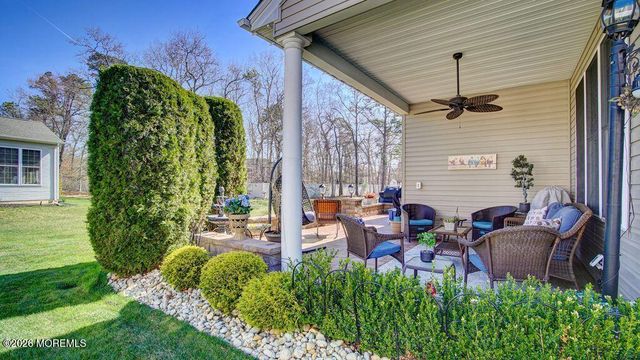 15 Crooked Stick Road, Jackson, NJ 08527