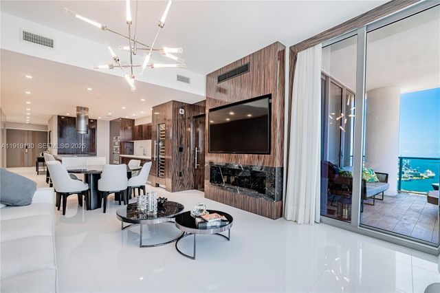 851 NE 1st Ave 3511, Miami, FL 33132