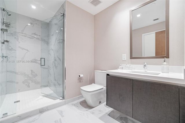 851 NE 1st Ave 3511, Miami, FL 33132