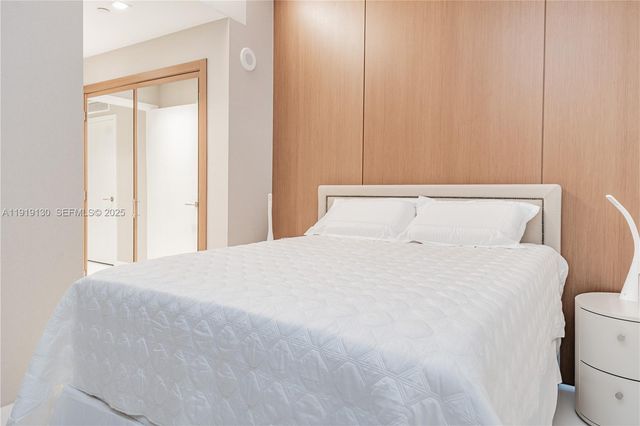 851 NE 1st Ave 3511, Miami, FL 33132