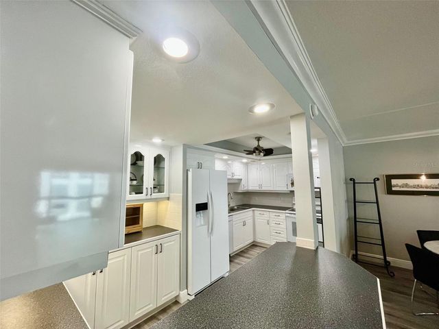 851 BAYWAY BOULEVARD 405, Clearwater Beach, FL 33767