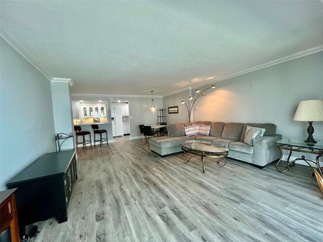 851 BAYWAY BOULEVARD 405, Clearwater Beach, FL 33767