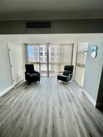 851 BAYWAY BOULEVARD 405, Clearwater Beach, FL 33767