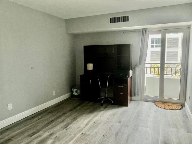 851 BAYWAY BOULEVARD 405, Clearwater Beach, FL 33767