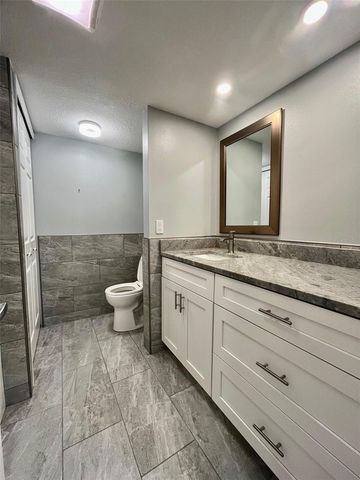 851 BAYWAY BOULEVARD 405, Clearwater Beach, FL 33767