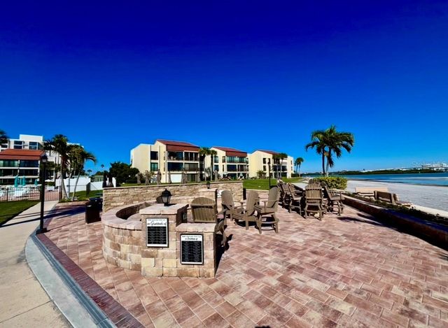 851 BAYWAY BOULEVARD 405, Clearwater Beach, FL 33767