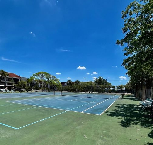 851 BAYWAY BOULEVARD 405, Clearwater Beach, FL 33767