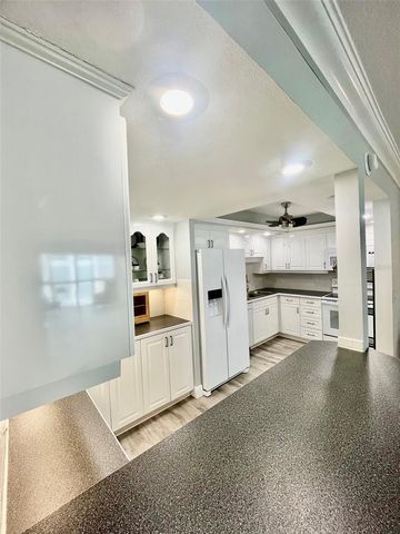 851 BAYWAY BOULEVARD 405, Clearwater Beach, FL 33767