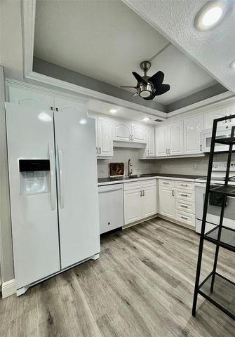 851 BAYWAY BOULEVARD 405, Clearwater Beach, FL 33767