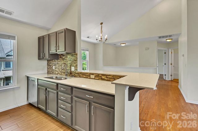 85 Rotunda Circle, Asheville, NC 28806