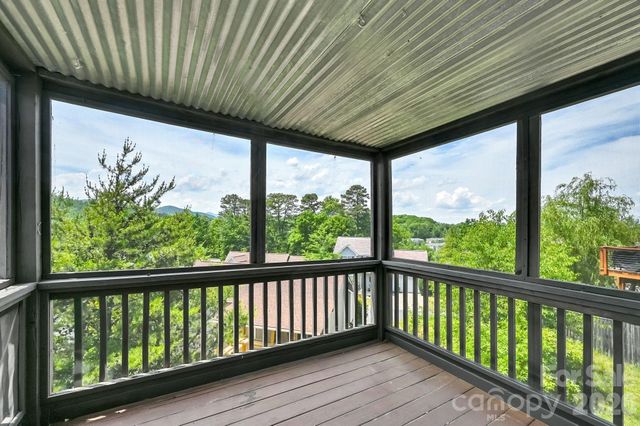 85 Rotunda Circle, Asheville, NC 28806