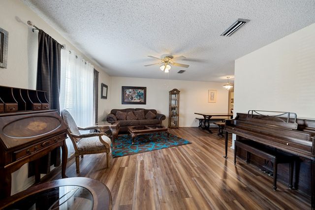 4032 Vicky St, Big Spring, TX 79720