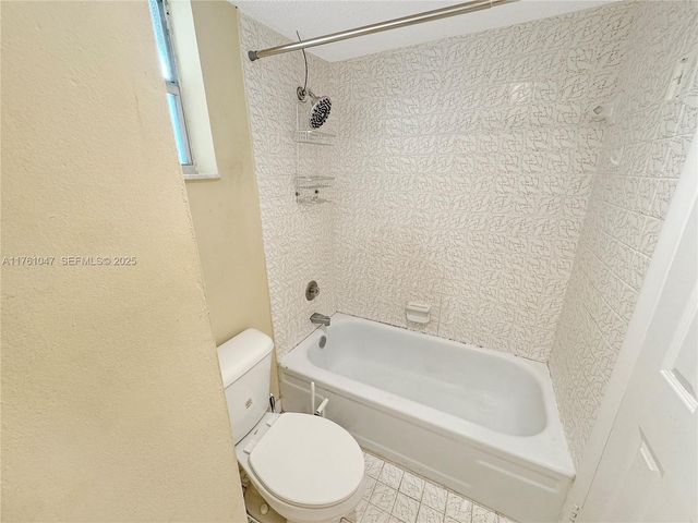 410 NW 68th Avenue 207, Plantation, FL 33317