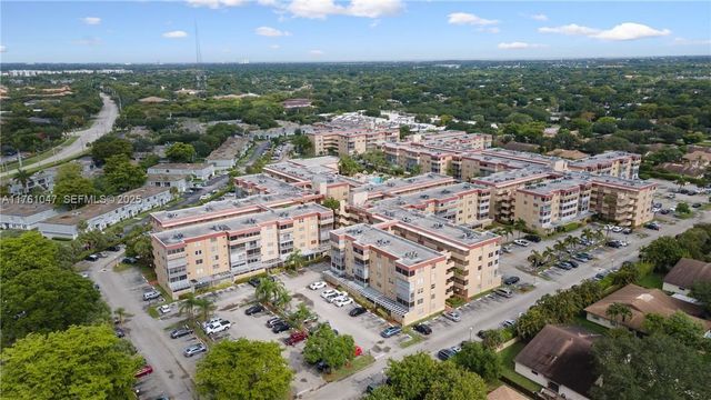 410 NW 68th Avenue 207, Plantation, FL 33317