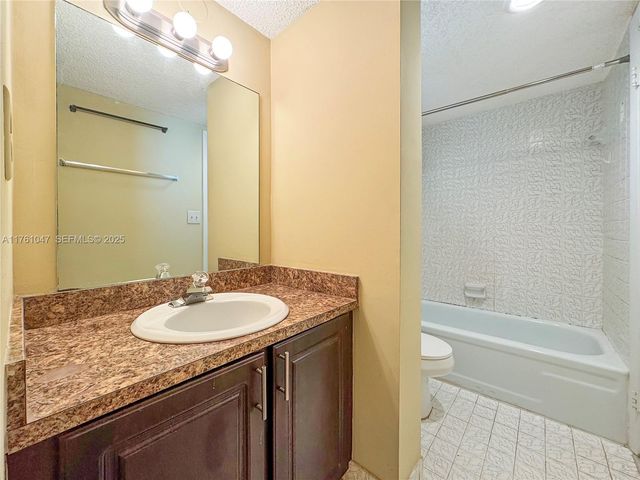 410 NW 68th Avenue 207, Plantation, FL 33317