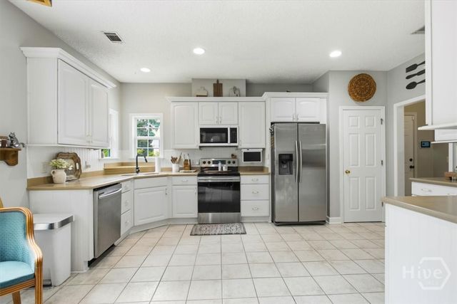6 Whispering Oaks Trail, Savannah, GA 31419