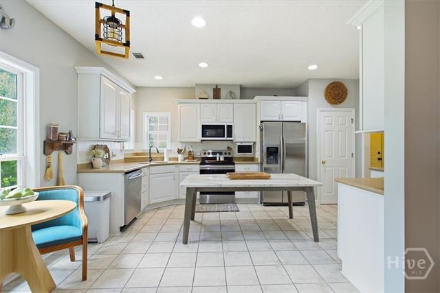 6 Whispering Oaks Trail, Savannah, GA 31419